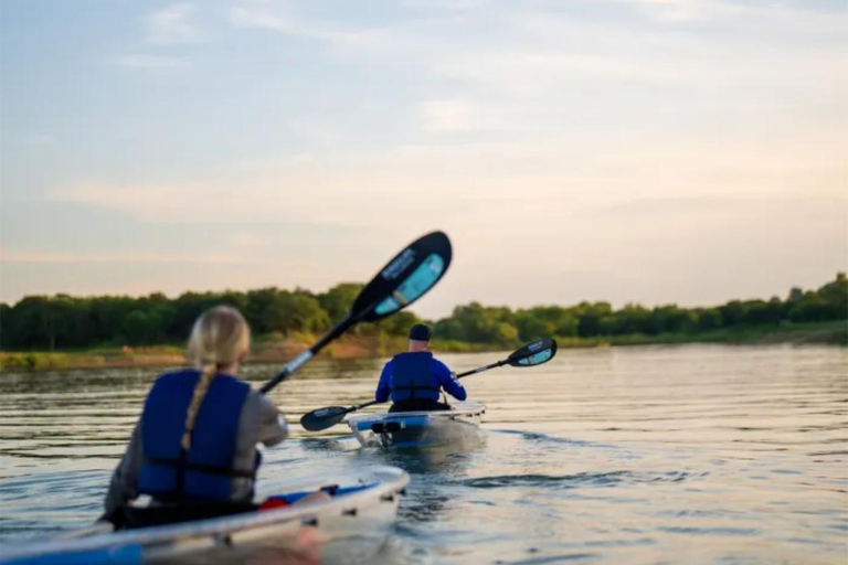 Grapevine Lake: Clear Kayak Tour