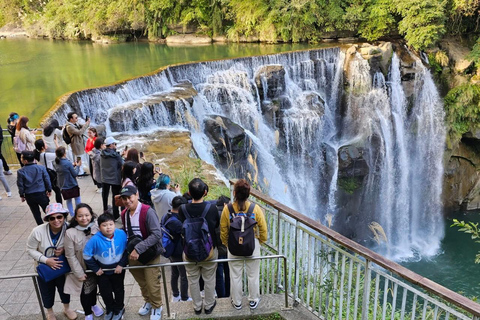 Taipei Luxury Private Yehliu&amp;Shifen Tour by Toyota AlphardLuxury Private Tour in English and Mandarin