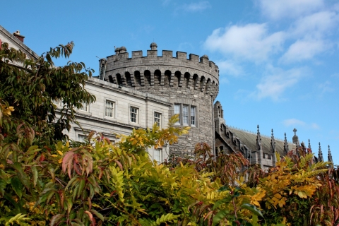 Dublin : coupe-file pour le Livre de Kells et le châteauCoupe-file pour le Livre de Kells et le château en anglais