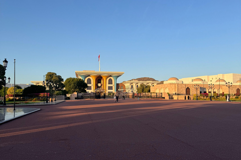 Oman : circuit de 4 jours dans le Wadi, à Sur, dans le désert, à Nizwa et à Mascate