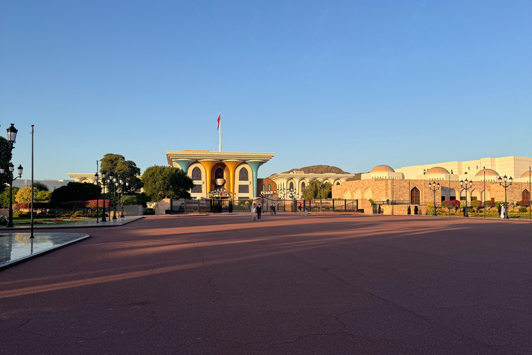 Oman : circuit de 4 jours dans le Wadi, à Sur, dans le désert, à Nizwa et à Mascate