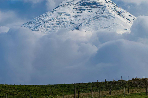 Quito: 2-Day All-Inclusive Cotopaxi Adventure