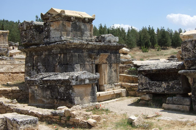 From Istanbul: Guided Pamukkale Tour with Flight and Lunch