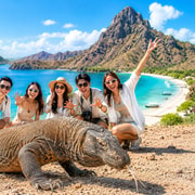 Labuan Bajo: Komodo 8 Stops & Sunset, Guide & Documentation
