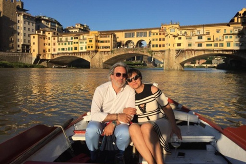 Florence: Gondola Boat Tour with Wine or Coffee and SnackEvening Tour with Wine