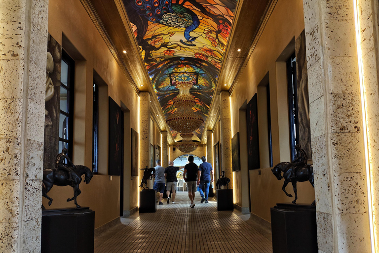 Medellín: Tour durch die Comuna 13, den Botero Park und den Metrocable mit einem lokalen Guide