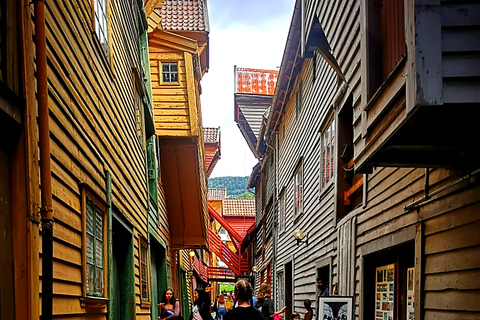 Guided UNESCO walking tour in Bergen