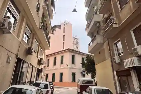 Atenas: Um passeio da história antiga à modernidade vibrante