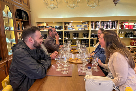 Douro Valley: Wine & Olive Oil Tour with Boat & Lunch Douro Valley: 2 Wineries, Boat Cruise & Traditional Lunch