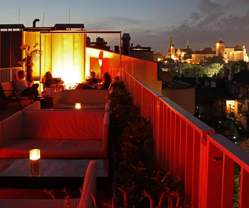 Krakow: Hidden Rooftop Bar Reservation with 1 Cocktail