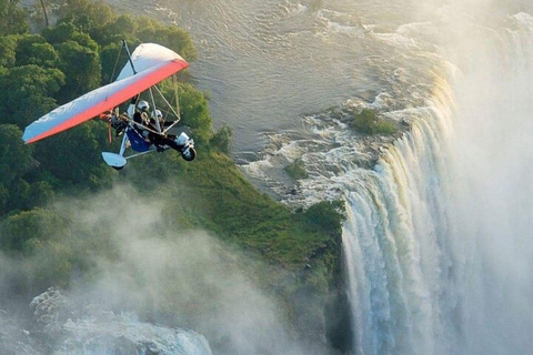 Um voo de Microlight - Sobre as cataratas de VictoriaVoo de microleve - Sobre as cataratas de Vitória