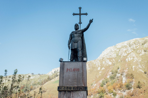 Private Excursion to Lagos, Covadonga and Cangas de Onís from Oviedo or Gijón Private Excursion to Lagos, Covadonga, and Cangas de Onís from Oviedo or Gijón