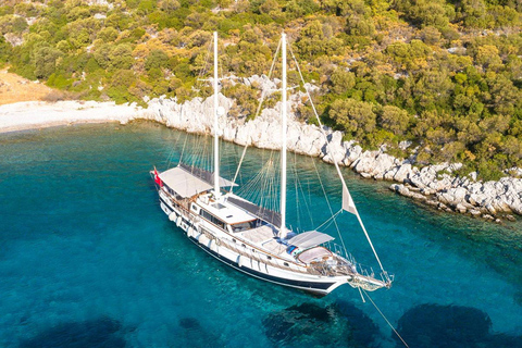 Bodrum to Marmaris: 3-Night Premium Gulet Cruise with A/C