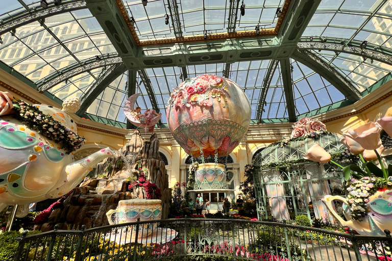 Las Vegas: Strip Walking Tour With Local Guide & Tips Las Vegas: Private Strip Tour With Local & Smart Planning