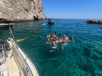 Laganas:Tartarughe, Marathonisi, grotte di Keri con motoscafo