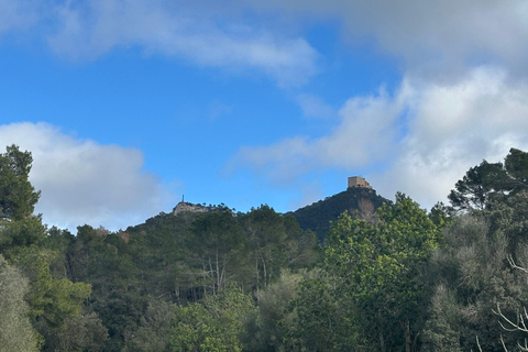 Hiking tour with a dream view of the former monastery of Sant Salvador, 3-4 hours. Hiking tour with fantastic views to the former Sant Salvador monastery 3-4 hrs.