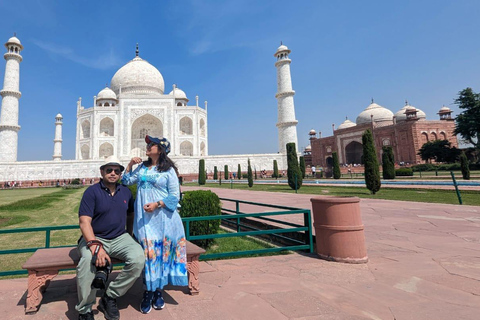 Delhi: Sunrise Taj Mahal en Agra Fort Groepstour