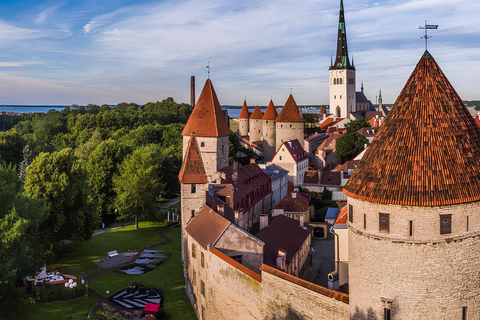 Walking tour in Tallinn