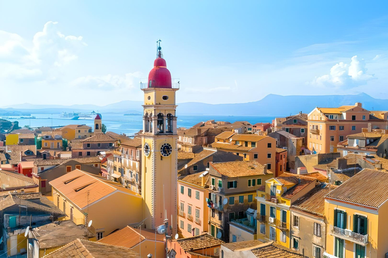 Laten we verdwalen in de steegjes van het oude centrum van CorfuWandeltour door de stad Corfu: Geschiedenis &amp; Cultuur