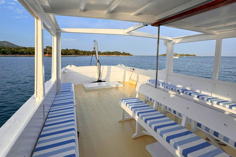 ألكوديا: رحلة بحرية وقت الغروب مع تذوق النبيذ والجبن