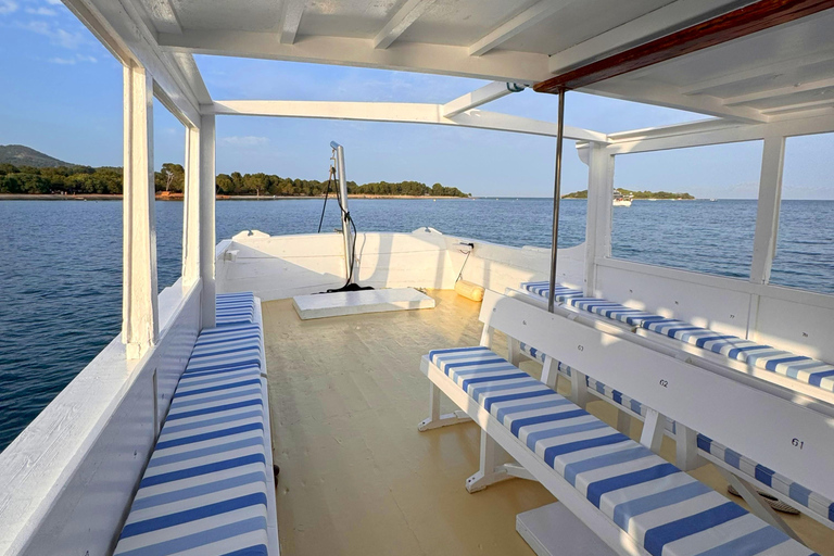 ألكوديا: رحلة بحرية وقت الغروب مع تذوق النبيذ والجبن