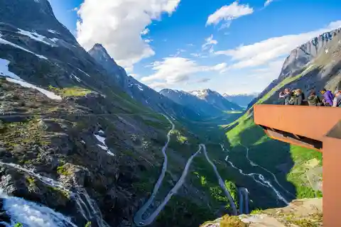 Åndalsnes: Trollstigen Viewpoint Busstur med lokal guide