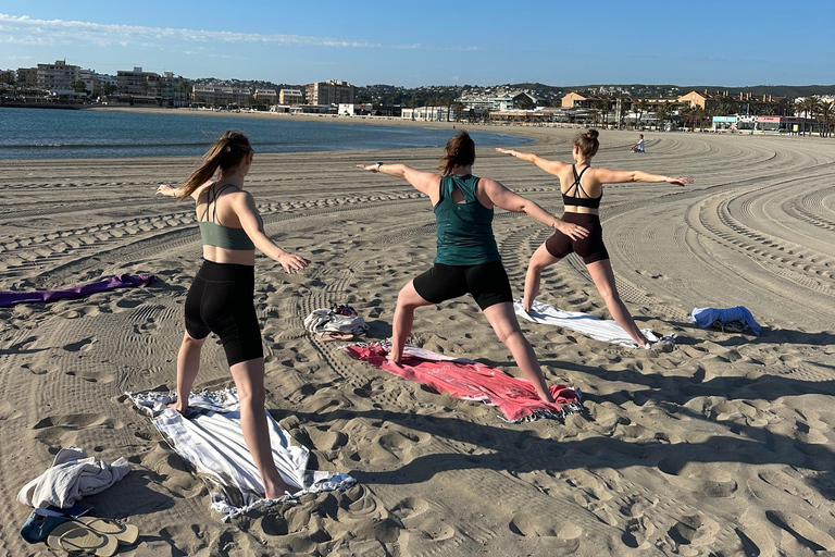 Jávea: Private 1:1 Beach Yoga Class at Playa de L'Arenal