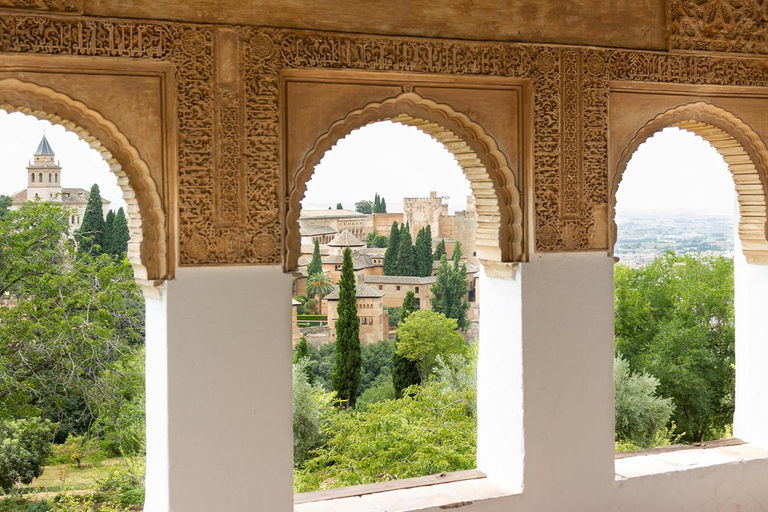 From Malaga: Bus Tour Granada - Alhambra Complete: Visit with Official Guide From Malaga: Granada Bus Tour - Complete Alhambra: Visit with Official Guide