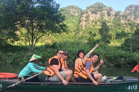 Trang An - Mua Cave - Hoa Lu - Cykling - besök hos lokal familj