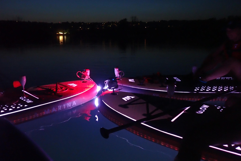 Lyon: Sunset Apéro on a lighted paddleboard at Miribel Jonage Park Lyon: Sunset aperitif on illuminated paddleboards at Miribel Jonage Park