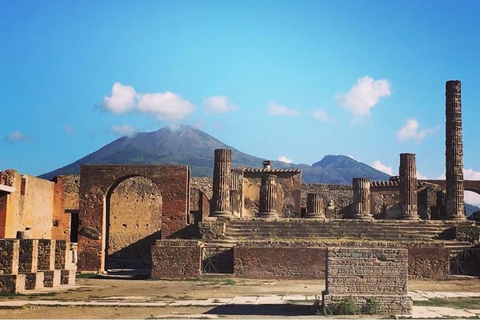 Pompeii Guided Tour: Daily Roman Life with an Archaeologist Small-Group Tour in French