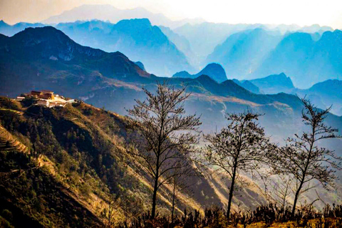 Hà Giang HORIZONTE DE DIVINIDAD Tour con jinete local fácil 3 DíasHa Giang HORIZONTE DE DIVINIDAD Tour con jinetes locales fáciles 3 Días