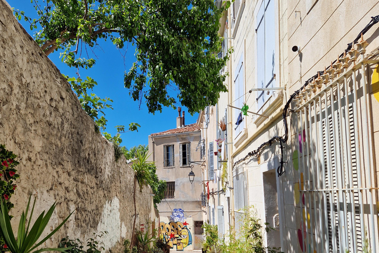 Marseille: Vestiges\Vieux Port\Le Panier\avec un Marseillais