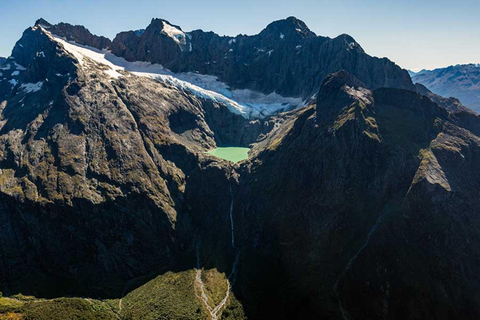 Wanaka: Volo e crociera panoramica in barca nel Milford Sound