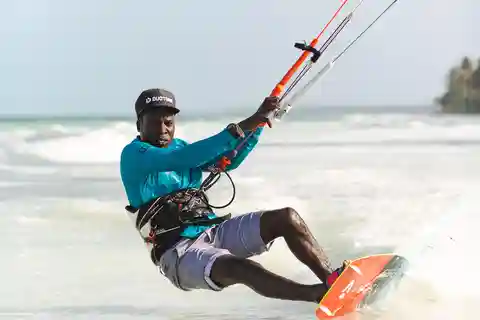 Zanzíbar: 1h de alquiler de equipo completo de Kitesurf