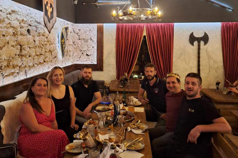 Mostar : Dîner médiéval de 3 plats avec boissons illimitées