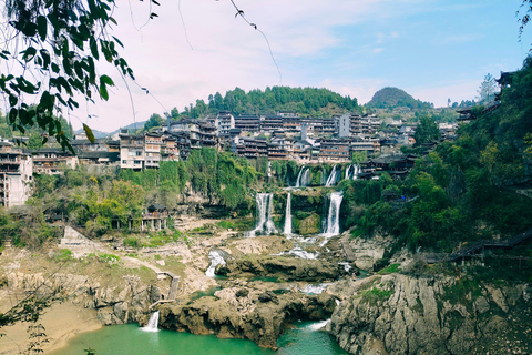 Zhangjiajie: Furong & Fenghuang 2-Day Tour with Boat Ride Small Group (4 people)