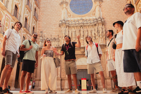Barcelona: Montserrat-tour met rit en basiliekoptieBustransfer met rondleiding, zonder toegang tot de Basiliek