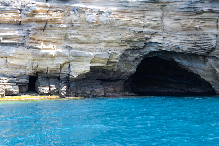 De Nápoles: Transferência para Procida com passeio de barco pela ilhaPasseio de barco pela ilha com paragem para nadar