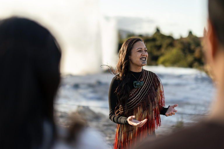 From Auckland:Rotorua Day Trip with Te Puia & Polynesian Spa