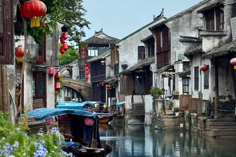 Shanghai Zhouzhuang Water Town Guided Tour with Free Time