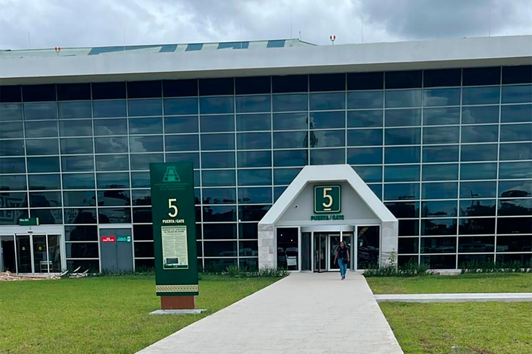 Aeropuerto de Tulum: Traslado privado de ida o ida y vueltaSólo ida: Aeropuerto de Tulum a Playa Mujeres