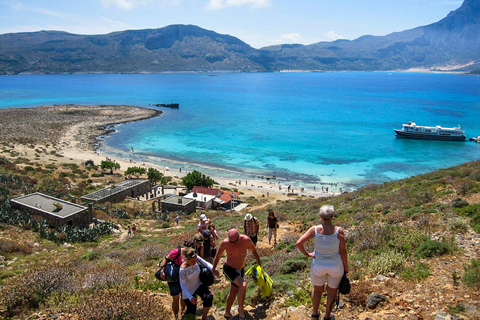 Depuis le port de Kissamos : croisière en bateau vers la lagune de Balos et GramvousaDepuis le port de Kissamos : croisière en bateau vers Balos et Gramvousa et déjeuner