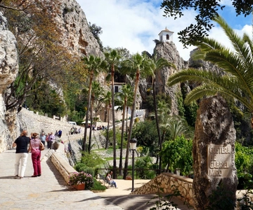 From Albir, Altea, Benidorm & Calpe: Guadalest & Algar Tour
