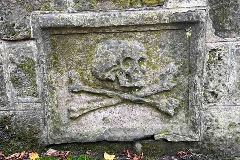 Edinburgh's Dark and Hidden History Walking Tour ☠️