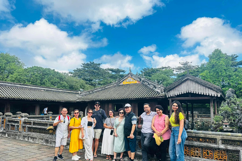 Tour de la ciudad de Hue de día completo: Ciudadela, Pagoda y Barco Dragón