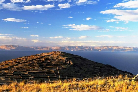 Puno: Ganztägig schwimmende Inseln von Uros + Amantani + Englisch/Spanisch Guide