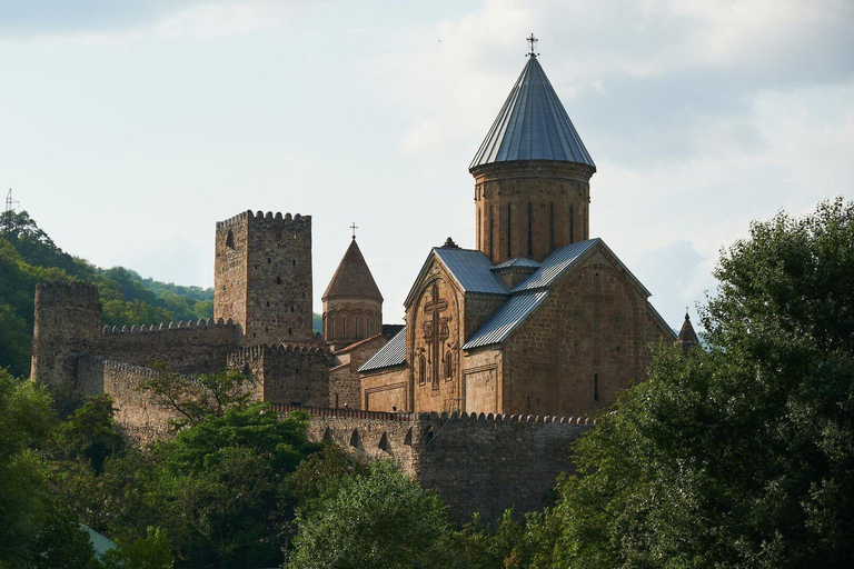 Tbilisi: Gudauri Paragliding and Aragvi Rafting & Day Tour