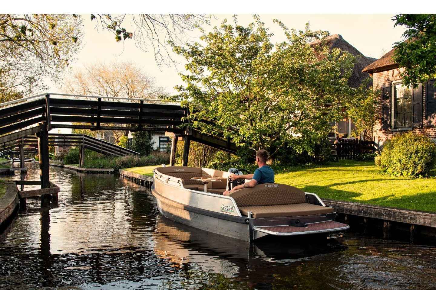 Private tour in luxury boat