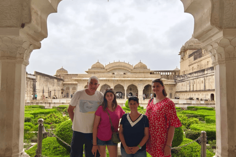 From Delhi: 2 Days Jaipur Sightseeing Tour By Car